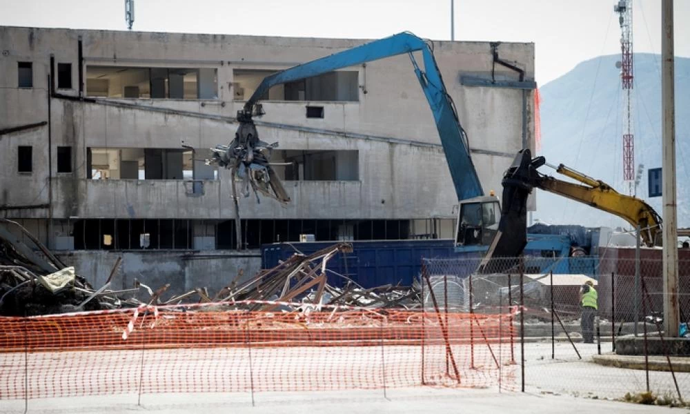 Επιστρέφει ο νόμος του 1984: Καταστροφή μολυσματικών κτηρίων & αυτοκινήτων